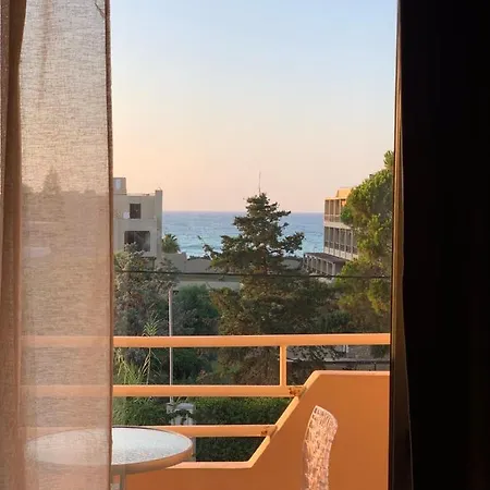 Dioni Hotel 2*