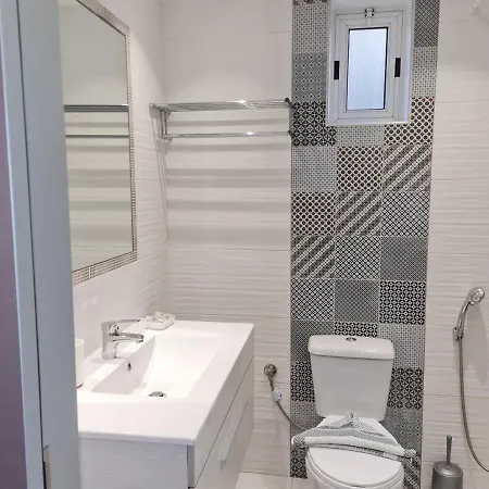 Dioni 2* Adelianósz Kámbosz