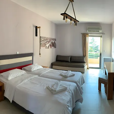 Dioni Hotel Adelianos Kampos
