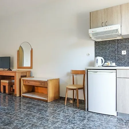 Dioni Hotel Adelianos Kampos